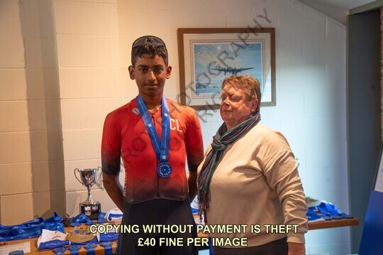 A-Presentation-3589-1196