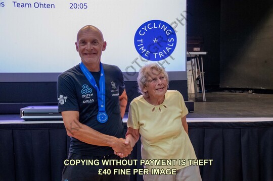 A-Presentation-3654-1292