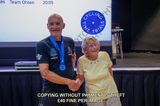 A-Presentation-3654-1293