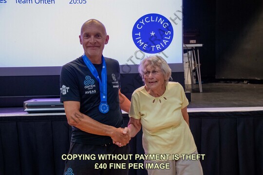 A-Presentation-3654-1295